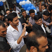 Mahesh Babu at Univercell Mobile Store Opening Stills | Picture 73046